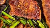 Cast Iron Skillet Pork Chops and Veggies Cast Iron Skillet Pork Chops and Veggies