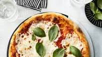 Neapolitan-Style Margherita Pizza