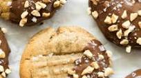 Keto Peanut Butter Cookies {3 Ingredients} Keto Peanut Butter Cookies {3 Ingredients}