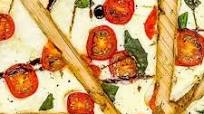 Finally! A Caprese pizza recipe that is both delicious and easy to make! Finally! A Caprese pizza recipe that is both delicious and easy to make!
