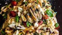 Pesto Chicken Caprese Pasta Pesto Chicken Caprese Pasta