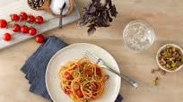 Red Lentil Spaghetti with Cherry Tomatoes, Fresh Basil & Toasted Pistachios | Barilla Red Lentil Spaghetti with Cherry Tomatoes, Fresh Basil & Toasted Pistachios | Barilla