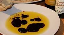 Oil & Balsamic Vinegar Dipping Sauce Oil & Balsamic Vinegar Dipping Sauce