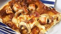 BBQ chicken and mushroom pizza BBQ chicken and mushroom pizza