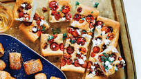 Tomato focaccia with balsamic vinegar and goat's cheese recipe Tomato focaccia with balsamic vinegar and goat's cheese recipe