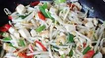 Simple Fried Bean Sprout wid Taukwa N Chives 😍 walaaaaaa 👍 Simple Fried Bean Sprout wid Taukwa N Chives 😍 walaaaaaa 👍