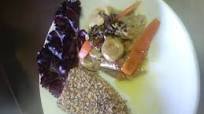 Lomo atun la plancha con semillas tostadas y verduras salteadas Lomo atun la plancha con semillas tostadas y verduras salteadas
