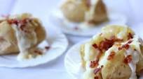 Baked Potato with Cheese Sauce and Bacon Baked Potato with Cheese Sauce and Bacon