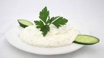 Receta de tzatziki, la salsa griega fácil, saludable y que «combina» con todo Receta de tzatziki, la salsa griega fácil, saludable y que «combina» con todo