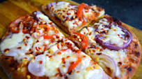 Cheese Pizza With Onion And Tomato Topping Cheese Pizza With Onion And Tomato Topping