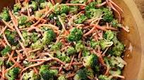 Crunchy Broccoli, Carrot and Raisin Salad Crunchy Broccoli, Carrot and Raisin Salad