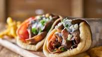 Griekse Pita met gyros en tzatziki Griekse Pita met gyros en tzatziki