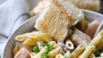 Salmon Pasta with Garlic Cream Sauce Salmon Pasta with Garlic Cream Sauce
