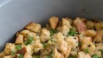 How To Make Thanksgiving Stuffing in a Slow Cooker How To Make Thanksgiving Stuffing in a Slow Cooker