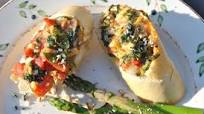 Bruschetta med tomat, brændenælde og gedeost. Bruschetta med tomat, brændenælde og gedeost.
