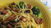 Left-over Pork with Spaghetti, Mushrooms, and Broccoli Left-over Pork with Spaghetti, Mushrooms, and Broccoli