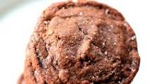 Easy 5-Ingredient Fudgy Nutella Cookies with Sea Salt Easy 5-Ingredient Fudgy Nutella Cookies with Sea Salt