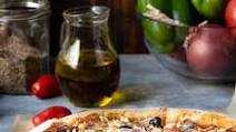 Greek pizza recipe (with yogurt and olive oil dough) Greek pizza recipe (with yogurt and olive oil dough)