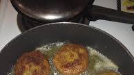 How to cook salmon cakes or balls! How to cook salmon cakes or balls!