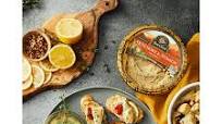 Fire Roasted Artichoke & Spinach Hummus Crostini Fire Roasted Artichoke & Spinach Hummus Crostini