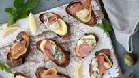 Simple Fig, Bacon & Blue Cheese Bruschetta Bites Simple Fig, Bacon & Blue Cheese Bruschetta Bites