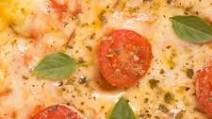Low Carb Cauliflower Crust Pizza Low Carb Cauliflower Crust Pizza