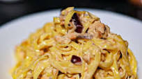 15-Minute Creamy Salmon Linguine 15-Minute Creamy Salmon Linguine