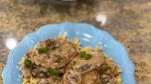 Pork Chops & Creamy Mushroom Sauce Pork Chops & Creamy Mushroom Sauce