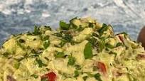 THE BEST EASY AND HEALTHY GUACAMOLE THE BEST EASY AND HEALTHY GUACAMOLE