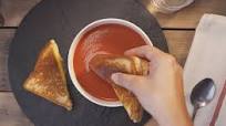 Tomato Soup & Grilled Cheese Sandwich Tomato Soup & Grilled Cheese Sandwich
