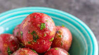 Pressure Cooker Baby Potatoes with Butter and Parsley Pressure Cooker Baby Potatoes with Butter and Parsley