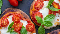 5 Minute Margherita Flatbread Pizza 5 Minute Margherita Flatbread Pizza
