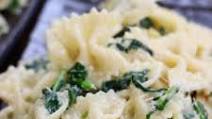 Simple Creamy Farfalle Pasta with Spinach Simple Creamy Farfalle Pasta with Spinach