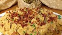 Chicken and Farfalle with roasted garlic sauce Chicken and Farfalle with roasted garlic sauce