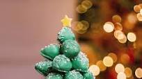 Chocolate covered Strawberry Christmas Tree Chocolate covered Strawberry Christmas Tree