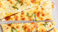 White Pizza with Garlic Pizza Sauce White Pizza with Garlic Pizza Sauce
