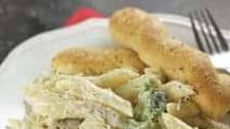 Easy Chicken & Broccoli Fettuccine Alfredo Easy Chicken & Broccoli Fettuccine Alfredo