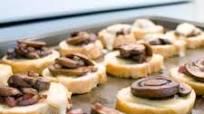 Mushroom and Swiss Cheese Crostini Mushroom and Swiss Cheese Crostini
