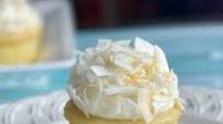 Easy Coconut Cream Cupcakes with Whipped Cream Frosting Easy Coconut Cream Cupcakes with Whipped Cream Frosting