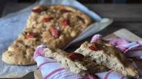 Focaccia con lievito istantaneo pronta in 20 min Focaccia con lievito istantaneo pronta in 20 min