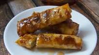 Banana Turon (Deep Fried Banana Lumpia With Caramel) Banana Turon (Deep Fried Banana Lumpia With Caramel)