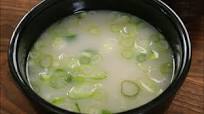 Beef bone broth (Sagol-gukmul: 사골국물) Beef bone broth (Sagol-gukmul: 사골국물)