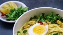 Burmese Khow Suey (noodles in a curried coconut sauce) Burmese Khow Suey (noodles in a curried coconut sauce)