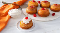 Piña Colada Mini Cakes Piña Colada Mini Cakes