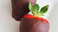 Chocolate Dipped Strawberries (Paleo and Vegan) Chocolate Dipped Strawberries (Paleo and Vegan)