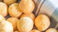 Brazilian Cheese Bread (Pao de Queijo) Brazilian Cheese Bread (Pao de Queijo)