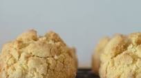 Soboro Ppang (Korean streusel bread) Soboro Ppang (Korean streusel bread)