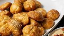 Pizza Dough Pretzel Bites with Bacon Beer Cheese Dip Pizza Dough Pretzel Bites with Bacon Beer Cheese Dip