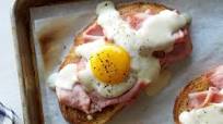 Tostadas de jamón ahumado y huevo Tostadas de jamón ahumado y huevo