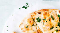 Shrimp Pizza with Garlicky Cream Sauce Shrimp Pizza with Garlicky Cream Sauce